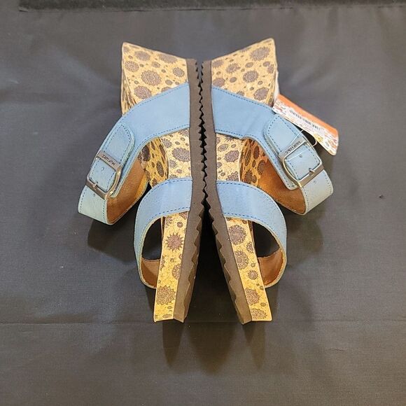 BRAND NEW MUK LUKS® WOMEN'S WINONA WEDGE SANDAL - Picture 10 of 14